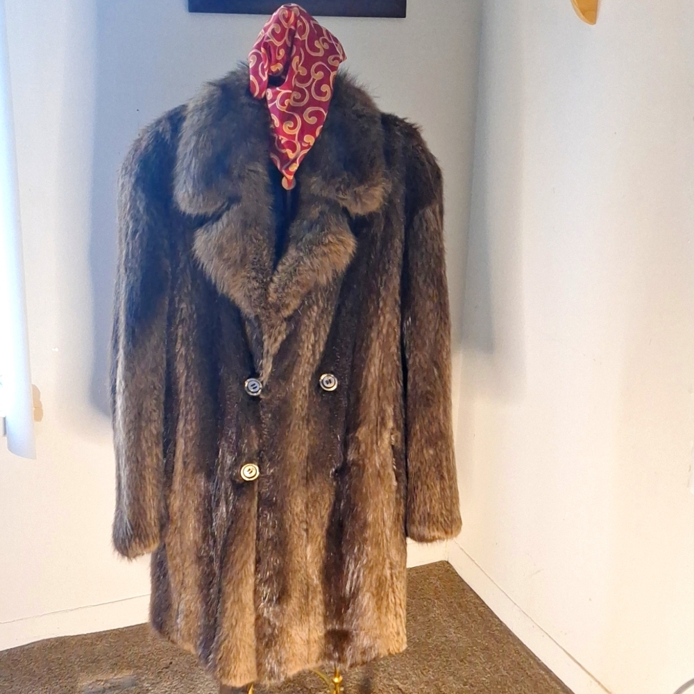 Men's Beaver Stroller with Fisher Collar